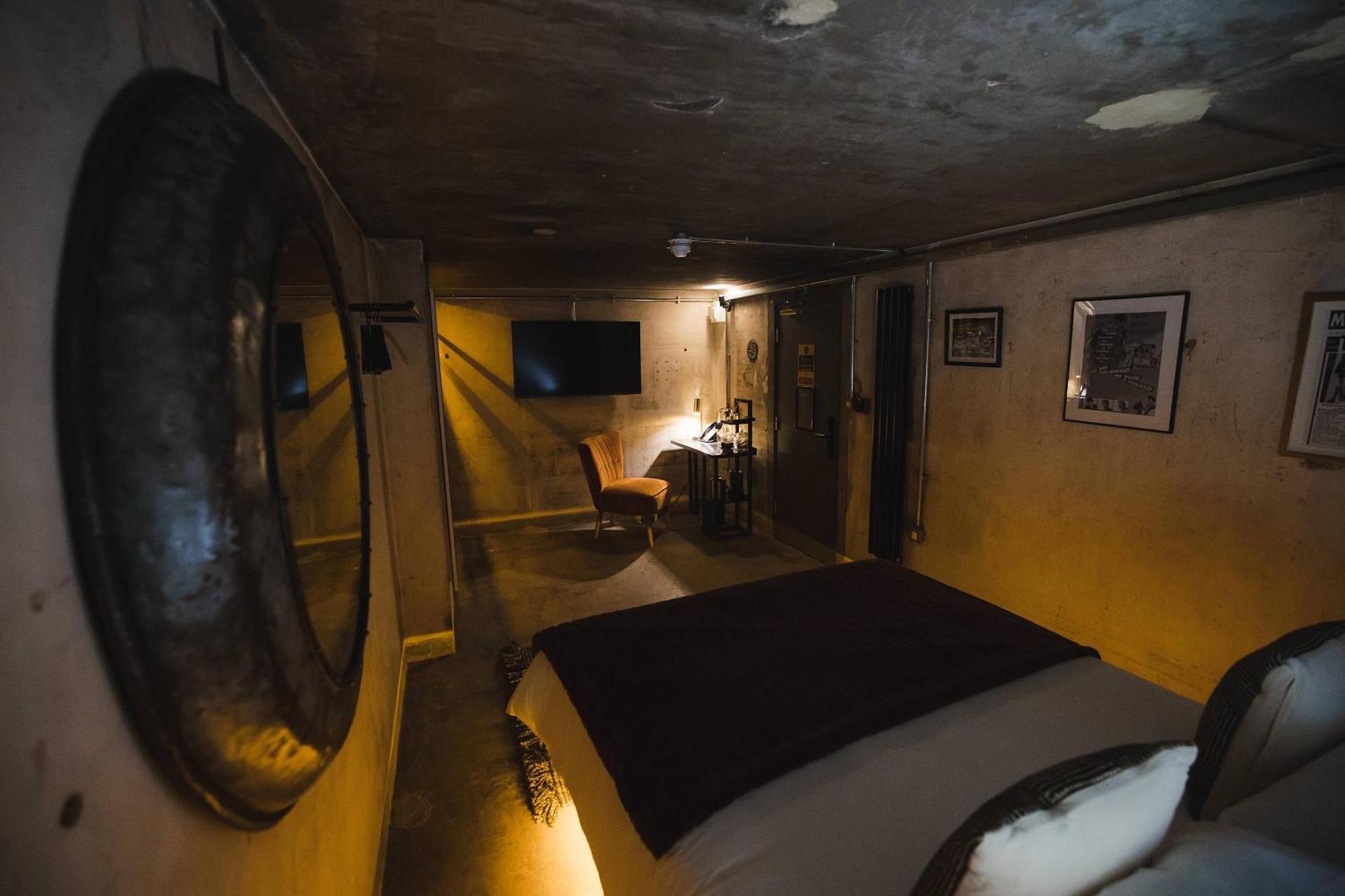 Impossible Hotel *