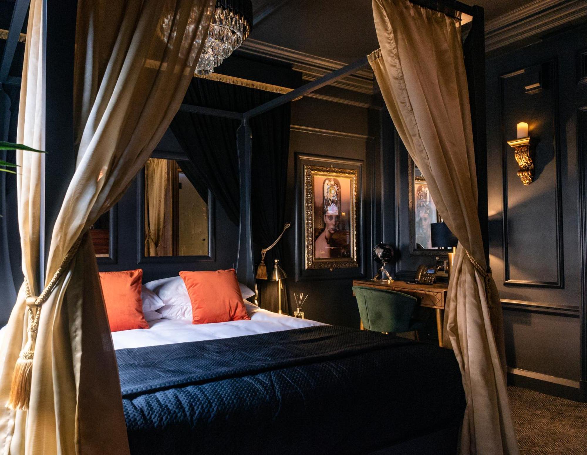 Hotel Impossible *