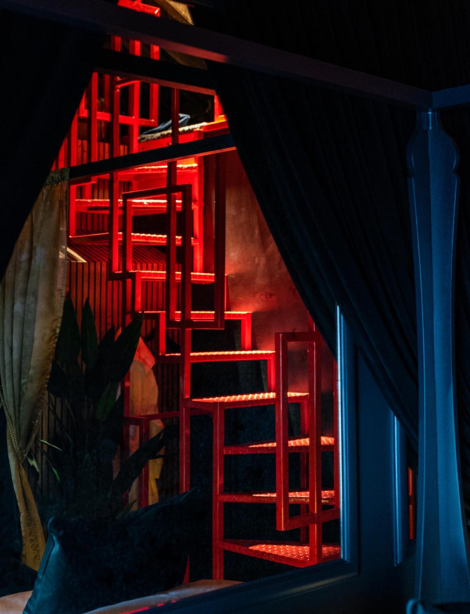 Hotel Impossible